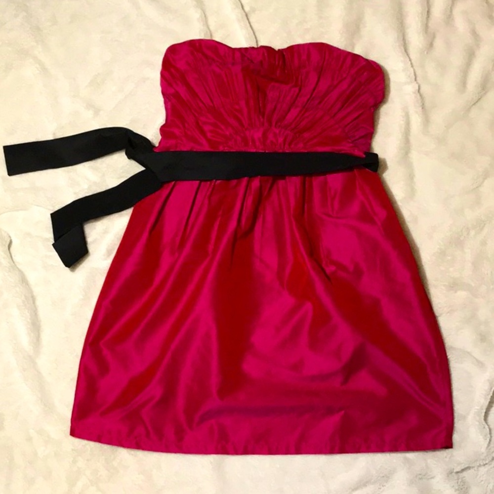 Magenta strapless dress